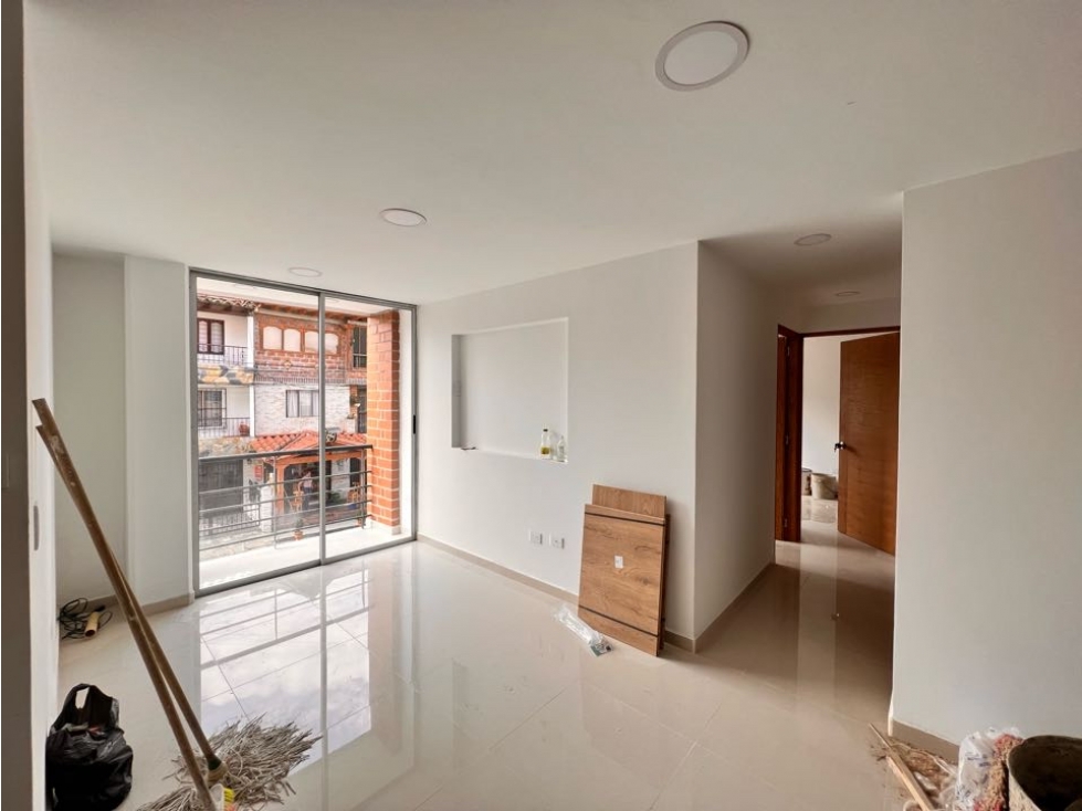 HERMOSO APARTAMENTO EN VENTA CON EXCELENTE UBICACIÓN CARMEN DE VÍBORAL