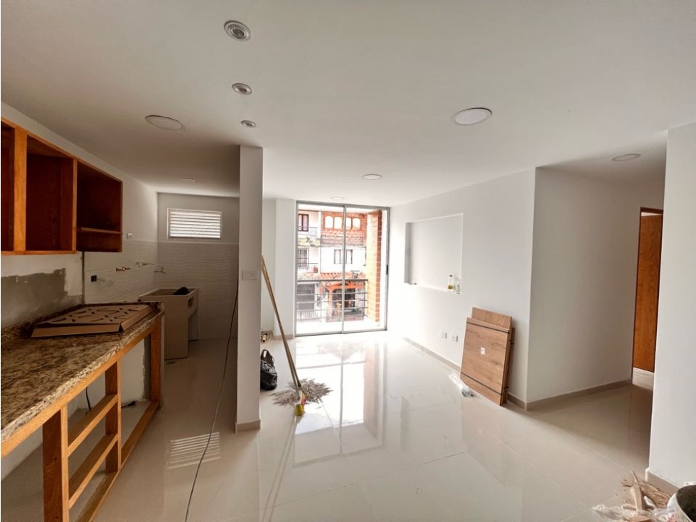 HERMOSO APARTAMENTO EN VENTA CON EXCELENTE UBICACIÓN CARMEN DE VÍBORAL — foto 3