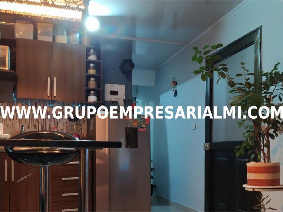 APARTAMENTO EN VENTA - SECTOR BARRIO CRISTOBAL, LA AMÉRICA COD: 31545
