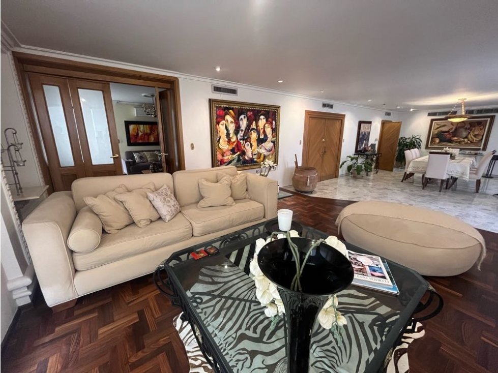 Hermoso apartamento en venta, sector EL GOLF