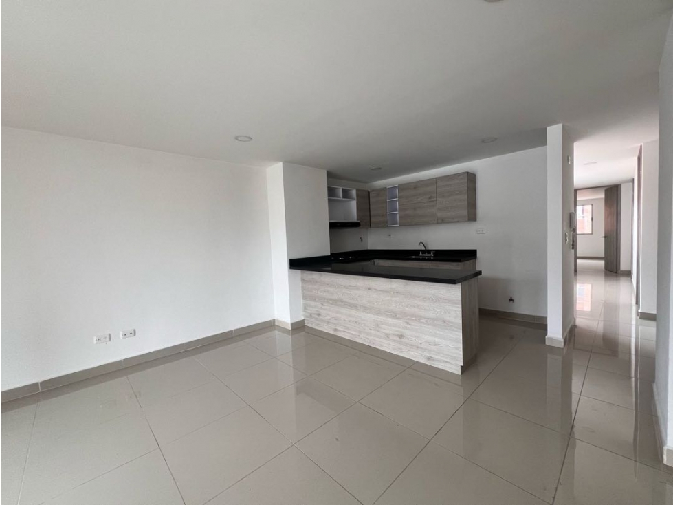 HERMOSO APARTAMENTO LAURELES APLICA AIRBNB PARA ESTANCIAS CORTAS — foto 4
