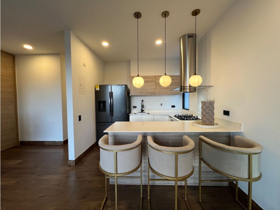 HERMOSO APARTAMENTO PARA RENTA POR MES - POBLADO — foto 2