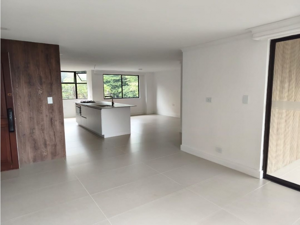 HERMOSO APARTAMENTO POBLADO MILLA DE ORO RECIÉN REMODELADO AL 100% — foto 2