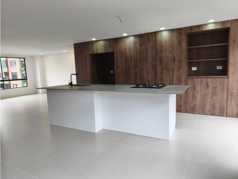 HERMOSO APARTAMENTO POBLADO MILLA DE ORO RECIÉN REMODELADO AL 100% — foto 4