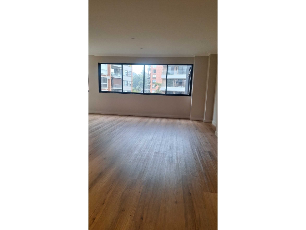 HERMOSO APARTAMENTO REMODELADO TOTALMENTE LOMA ALEJANDRIA — foto 4