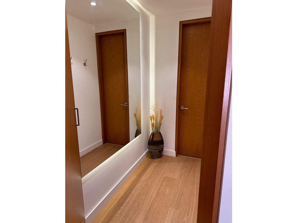 HERMOSO APARTAMENTO TOTALMENTE REMODELADO - SANTA BARBARA ORIENTAL — foto 2