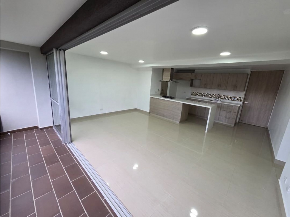 HERMOSO APARTAMENTO X VIVIENDAS DEL SUR PISO ALTO VISTA AL VERDE