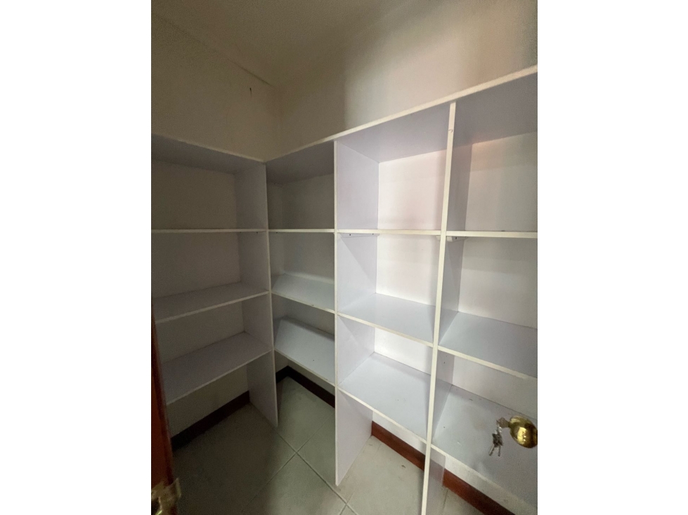 Hermoso apto cerca al tesoro,perfecto para remodelar con vista — foto 5