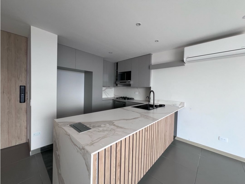 Hermoso apto totalmente remodelado con domótica, aire acondicionado — foto 2