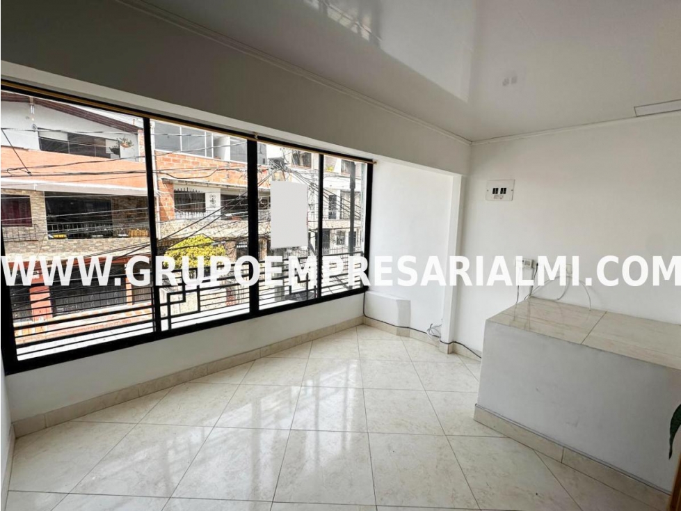 HERMOSO CASA BIFAMILIAR EN VENTA - SECTOR PEDREGAL COD: 31547