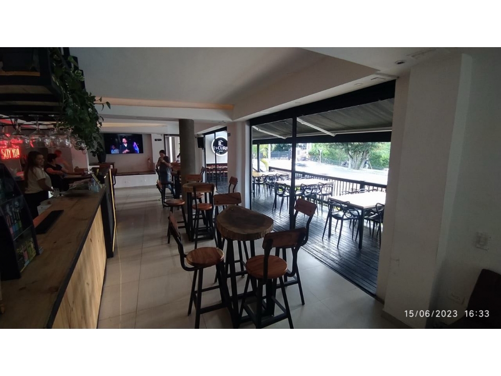 HERMOSO LOCAL COMERCIAL EN ENVIGADO EN AV PRINCIPAL SUPER COMERCIAL