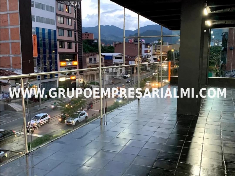 ESPECTACULAR LOCAL EN ARRIENDO - SECTOR LAURELES COD: 29552 - 1