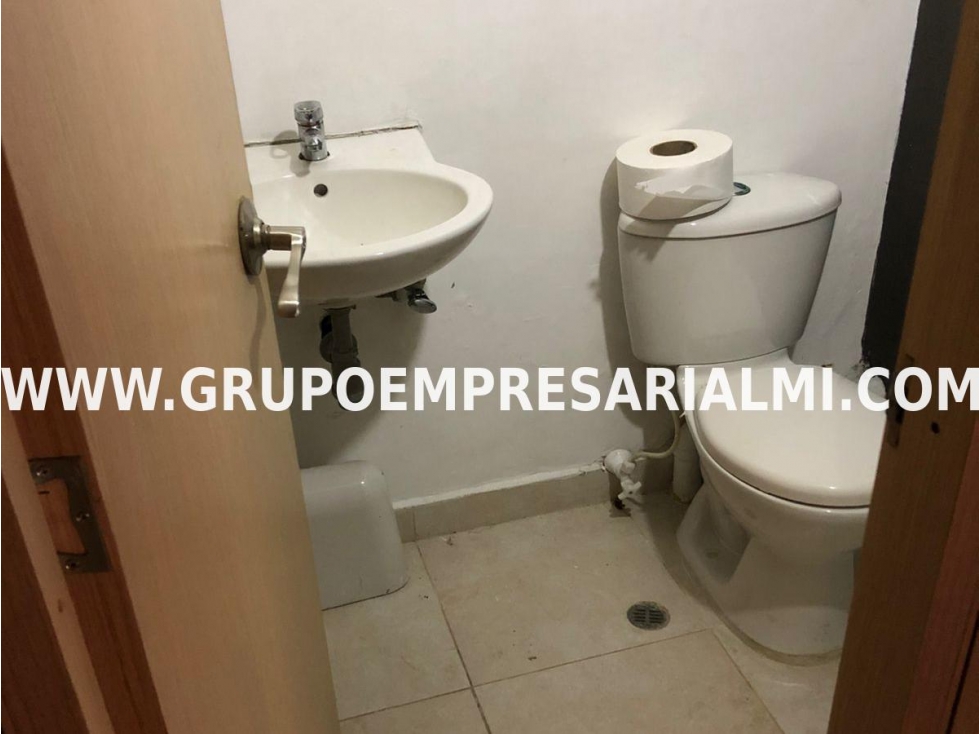 HERMOSO LOCAL EN ARRIENDO - SECTOR POBLADO COD: 29469 - 5