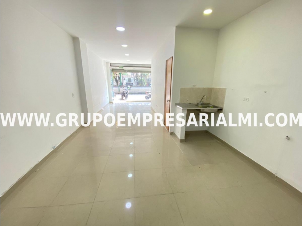 HERMOSO LOCAL EN ARRIENDO - SECTOR LA BARQUEREÑA COD: 30662 - 5
