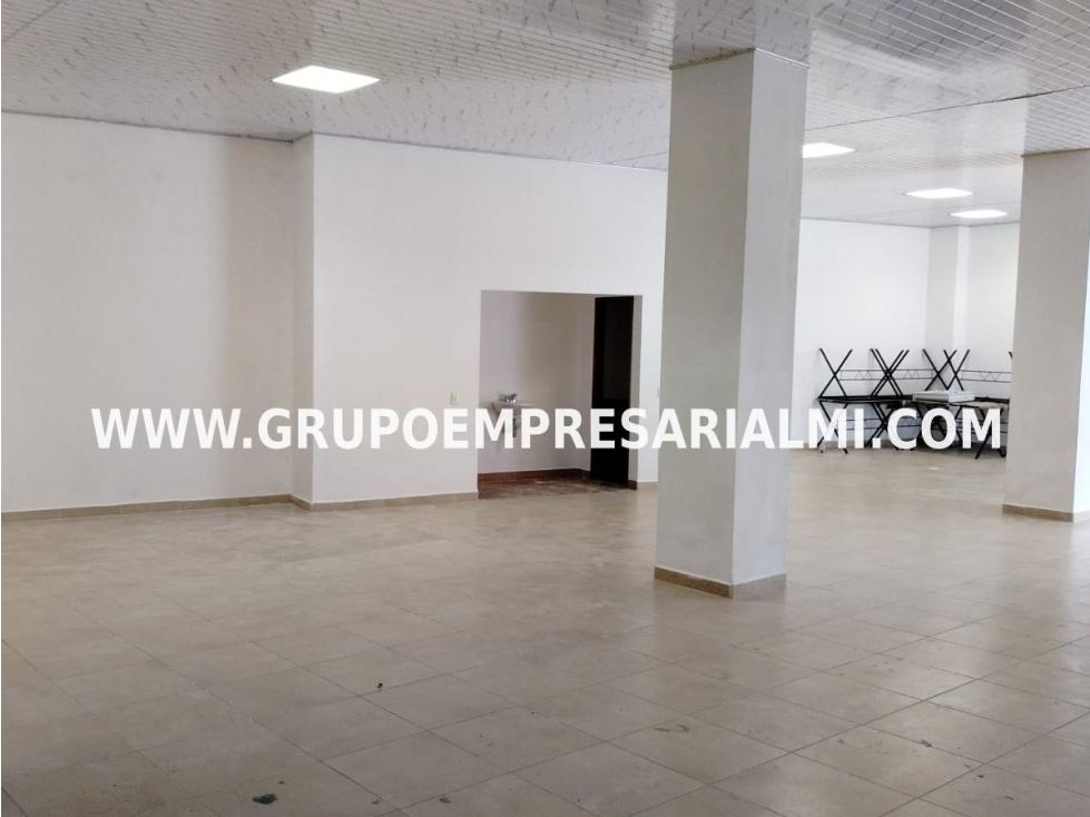 HERMOSO LOCAL EN ARRIENDO - SECTOR COLINAS DEL SUR COD: 33677