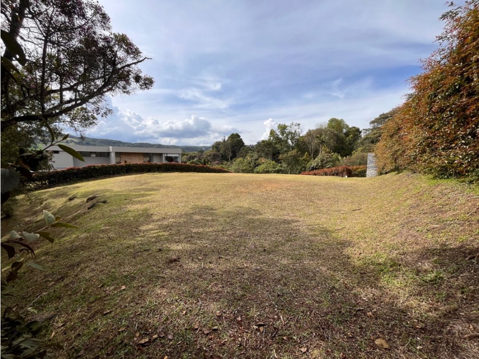 VENTA DE LOTE EN ENVIGADO SECTOR VARIANTE DE PALMAS EN UNIDAD CERRADA — foto 2