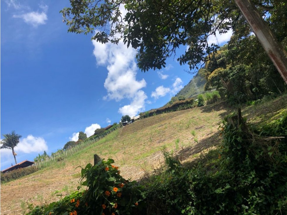HERMOSO LOTE DE OPORTUNIDAD~ SECTOR CANADÁ EN VENTA CARMEN DE VIBORAL. — foto 3