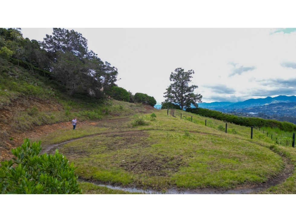 HERMOSO LOTE EN UNIDAD EN EL SECTOR DE VARAHONDA - RIONEGRO — foto 2