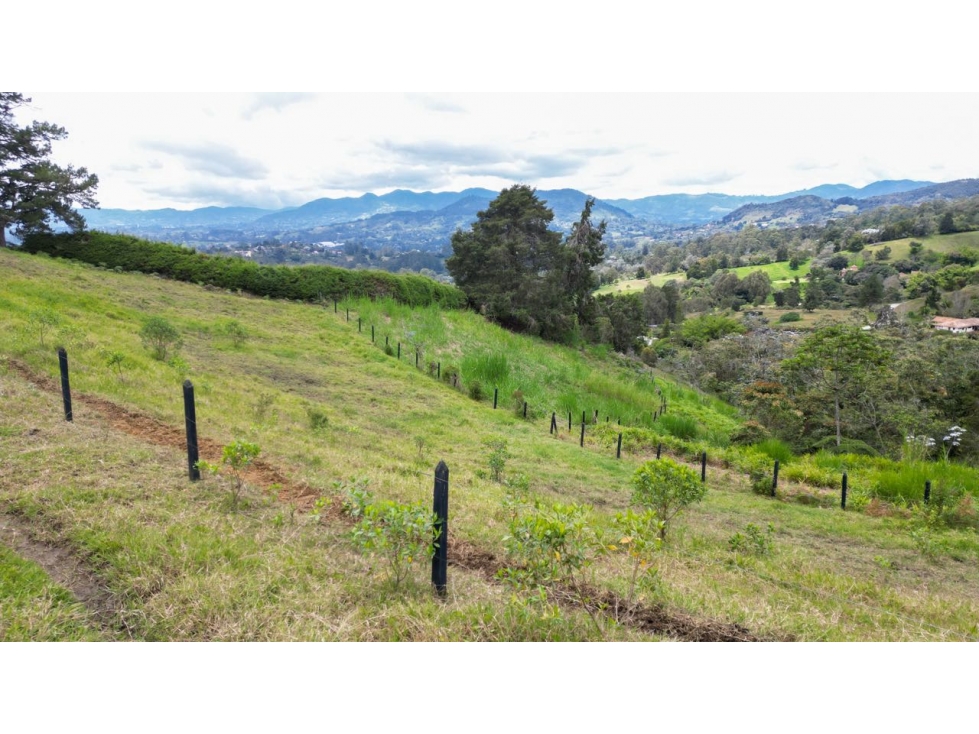 HERMOSO LOTE EN UNIDAD EN EL SECTOR DE VARAHONDA - RIONEGRO — foto 3