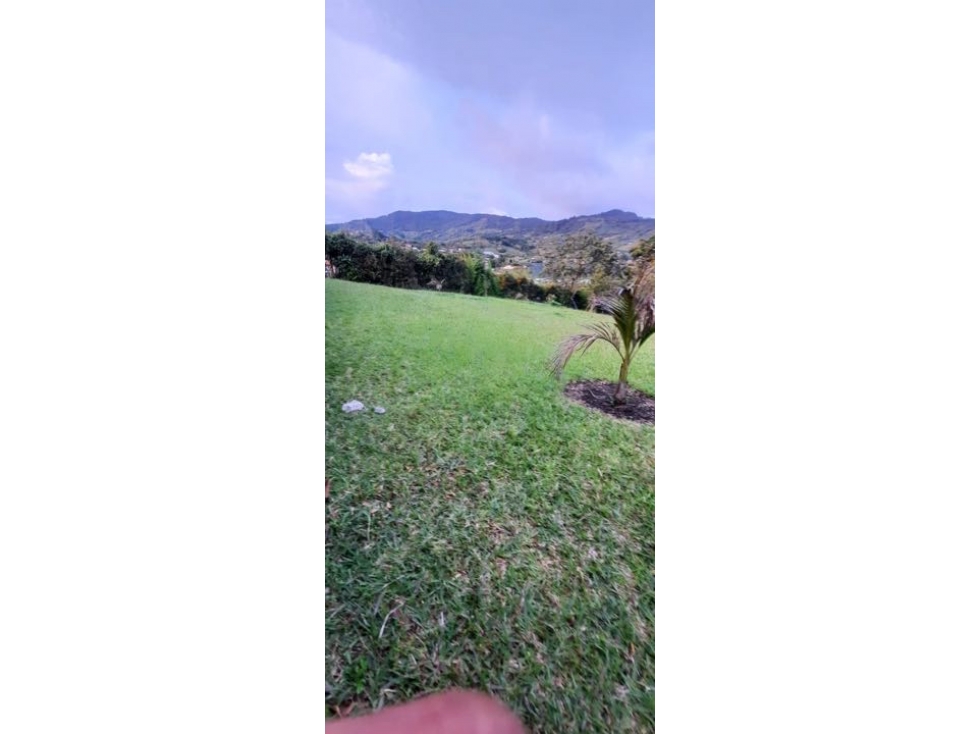 HERMOSO LOTE EN VENTA CON EXCELENTE UBICACIÓN EN EL CARMEN DE VÍBORAL — foto 2