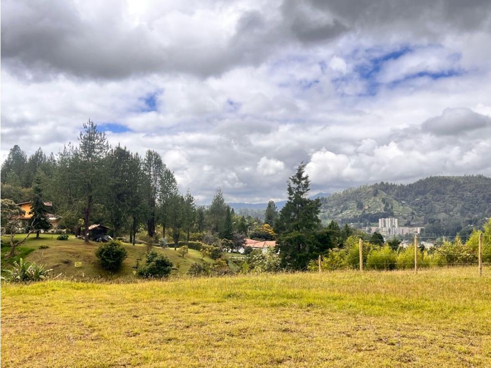 HERMOSO LOTE EN VENTA CON EXCELENTE UBICACIÓN Y VISTA ~ EN GUARNE ANT. — foto 2