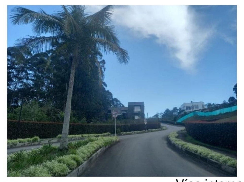 HERMOSO LOTE EN VENTA EN EXCLUSIVA PARCELACIÓN SOBRE A LA VÍA LA CEJA