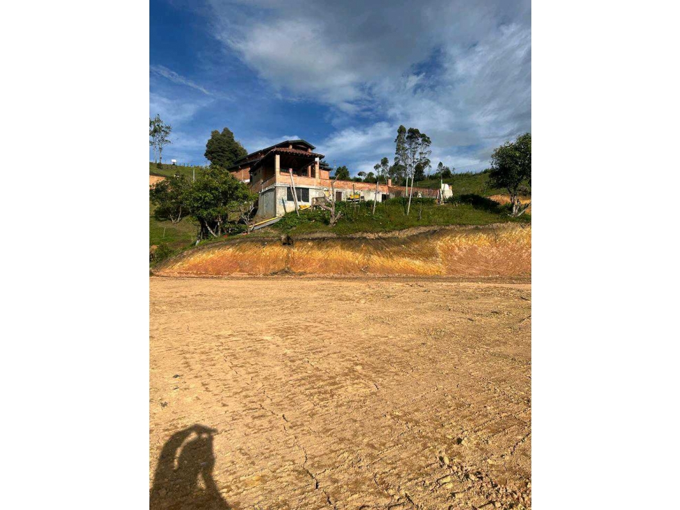 HERMOSO LOTE EN VENTA EN GUARNE ANTIOQUIA-Cerca a la Autopista. Ganga.
