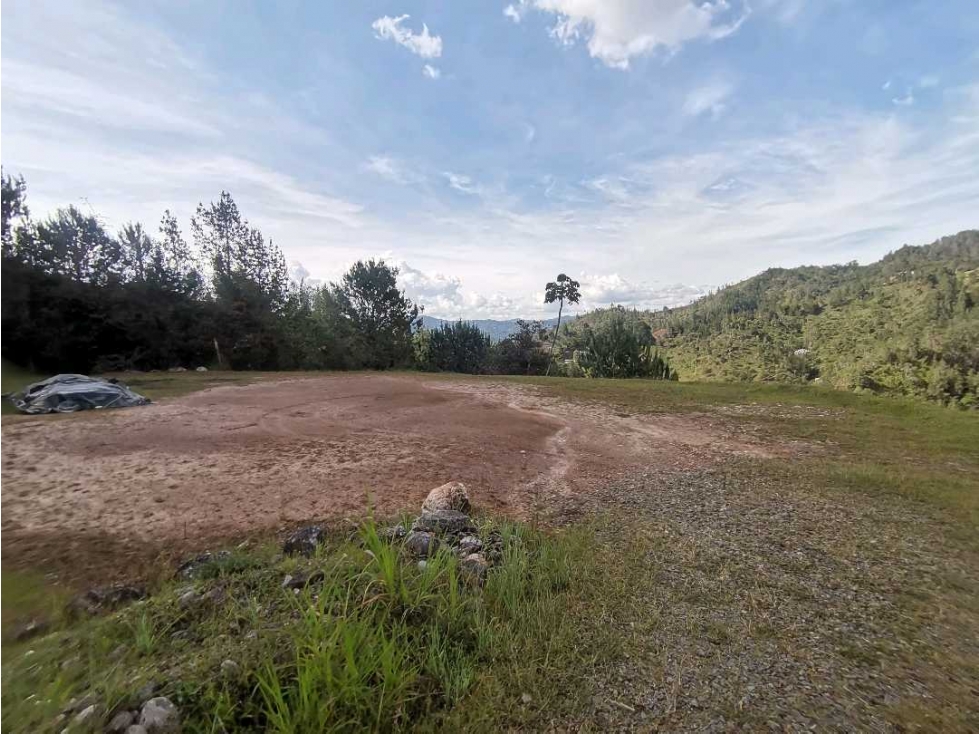 Hermoso lote para la venta en unidad (LDC) cerrada en el retiro