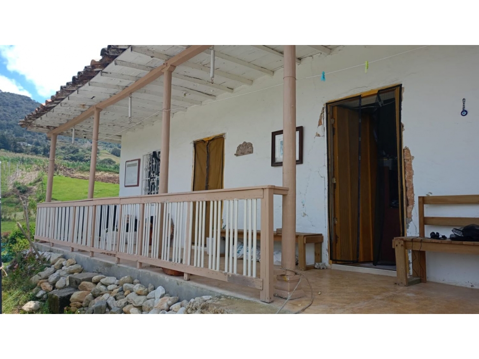 CASA FINCA EN LA VEREDA LA CHAPA, LOTE PLANO CON LAGO — foto 5