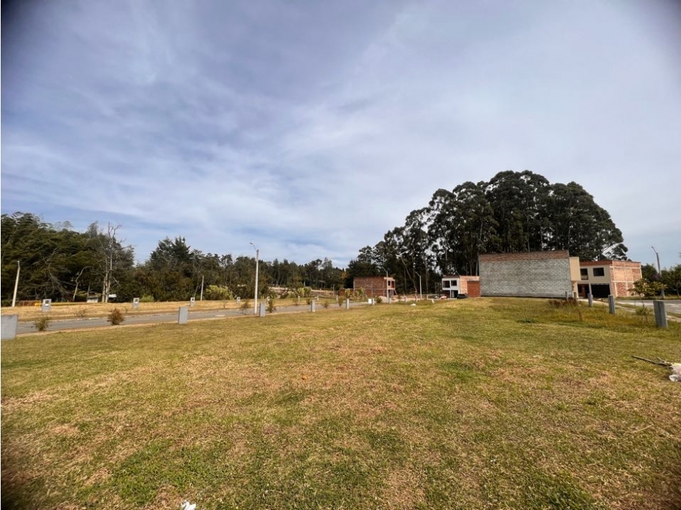 HERMOSO LOTE URBANO UNIFAMILIAR EN VENTA CON EXCELENTE UBICACIÓN - 4
