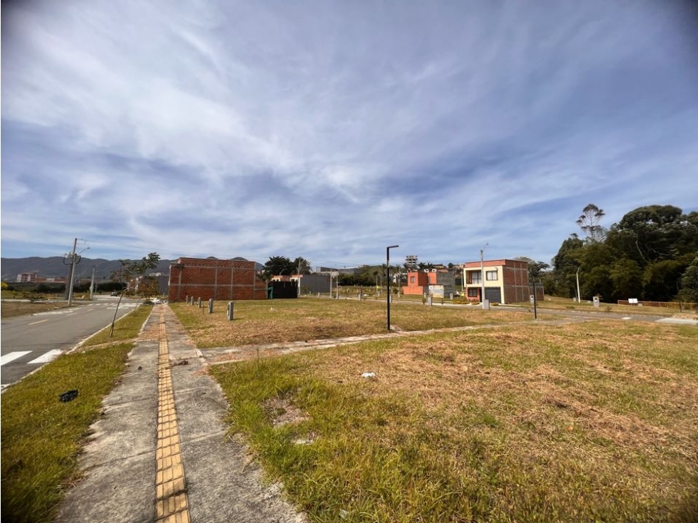 HERMOSO LOTE URBANO UNIFAMILIAR EN VENTA CON EXCELENTE UBICACIÓN - 5