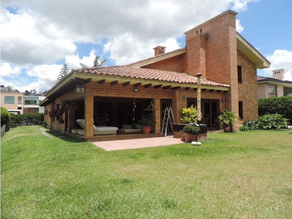 Hermosa Casa Campestre para Reformar Llanogrande