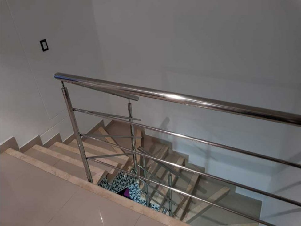 HERMOSO APTO DUPLEX CERCA CC. BUENA VISTA — foto 3
