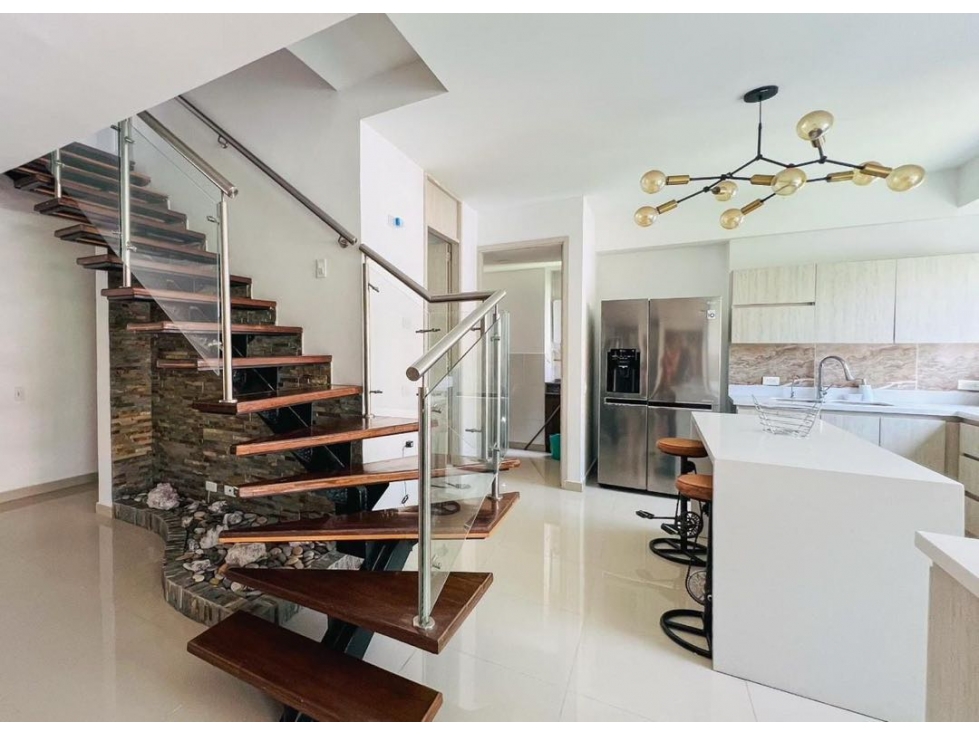 HERMOSO PENTHOUSE EN ENVIGADO SECTOR LA CUENCA PARTE BAJA VISTA 360 — foto 2