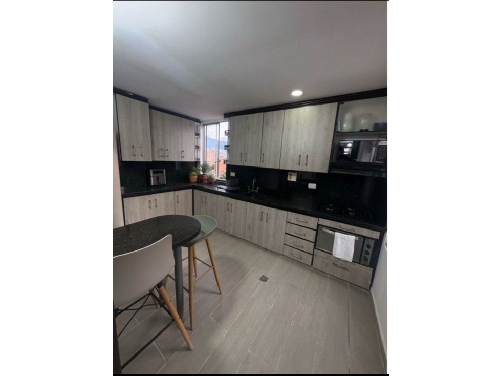 HERMOSO PENTHOUSE EN LA 33 CERCA A TODO ESPECTACULAR VISTA A LA CIUDAD