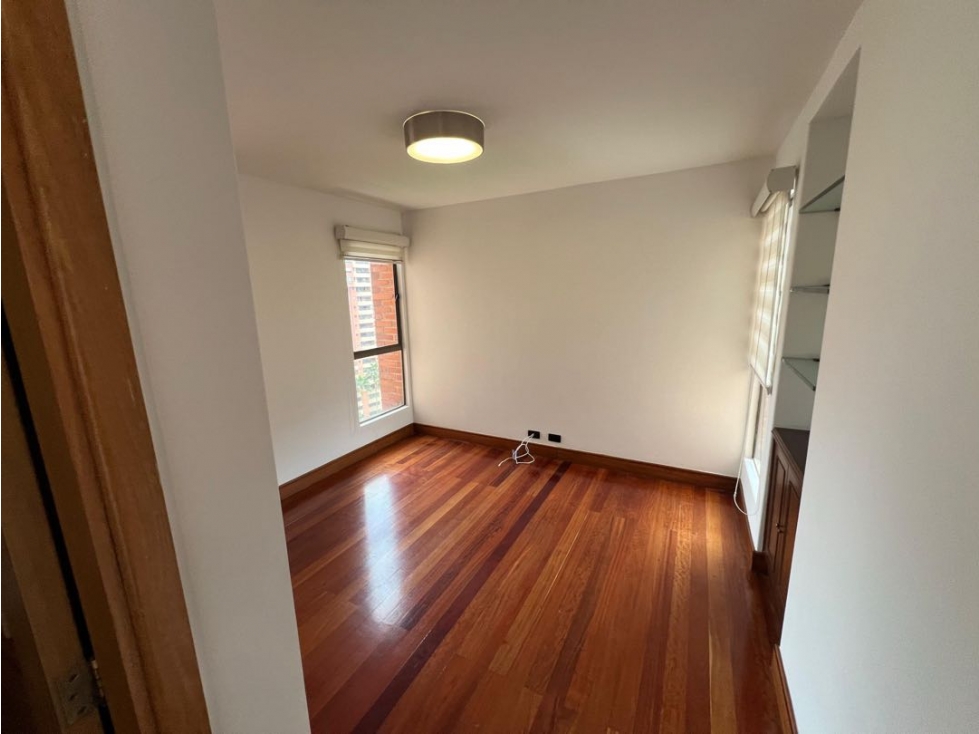 HERMOSO PENTHOUSE EN POBLADO CERCA AL TESORO LINDA VISTA — foto 4