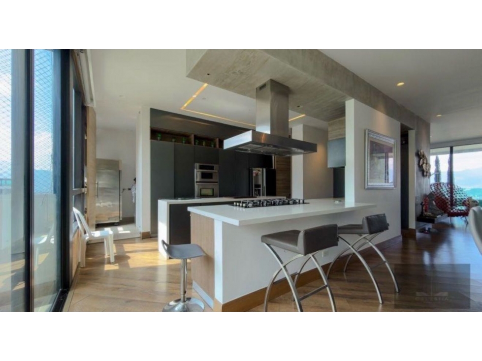 HERMOSO PENTHOUSE EN UNA DE LAS UNIDADES MAS EXCLUSIVAS DEL SECTOR