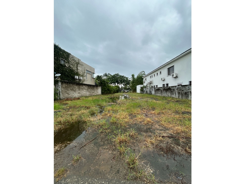 Hermoso terreno en venta - Km 8.5 vía Samborondón