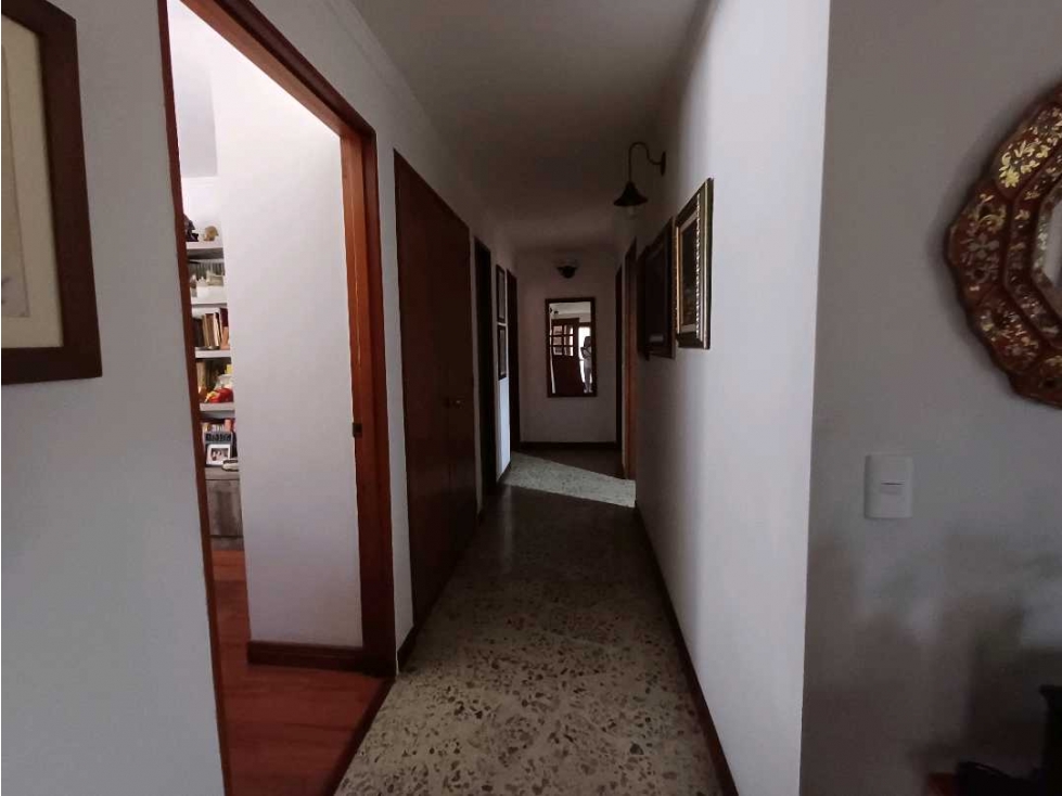 Apartamento tipo colonial. Súper vista. Cerro Nutibara. Piscina — foto 4