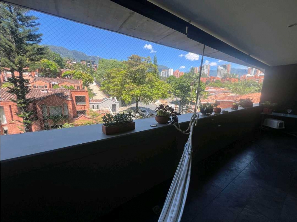 Hermoso y amplio apartamento para la venta en Loma de Benedictinos — foto 2