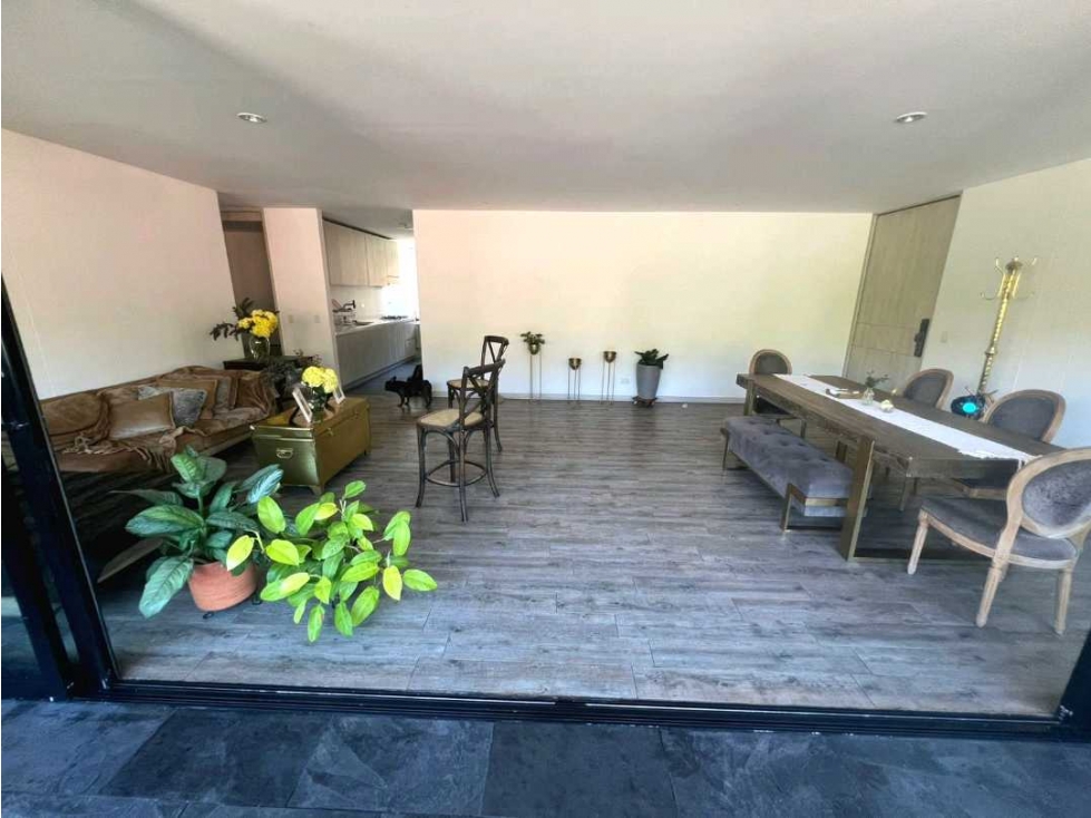 Hermoso y amplio apartamento para la venta en Loma de Benedictinos — foto 3