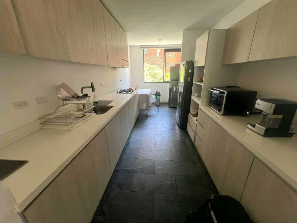 Hermoso y amplio apartamento para la venta en Loma de Benedictinos — foto 6