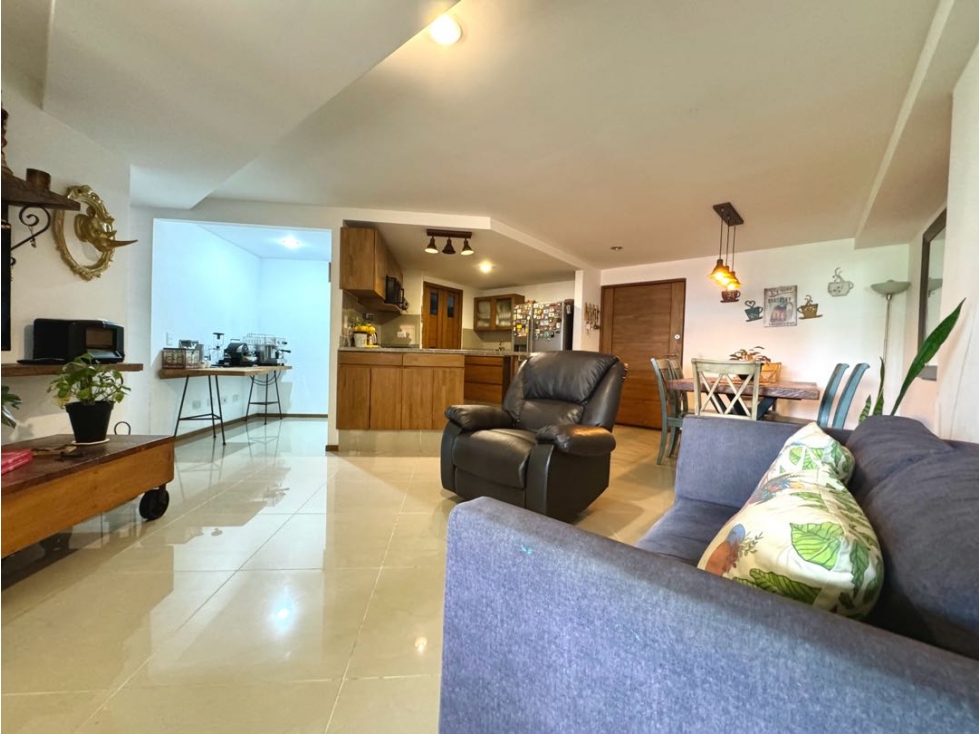 Vendo Hermoso y amplio apartamento sector Aves Maria, Sabaneta - 1