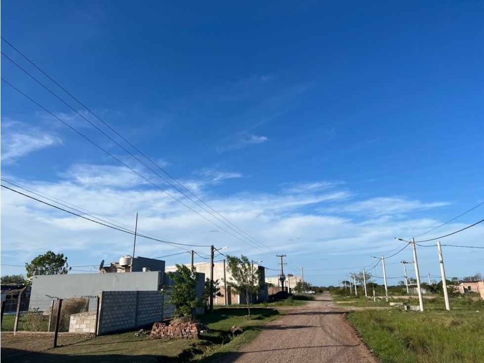Ultimo Terreno Bº La Emilia Zona Norte - 4