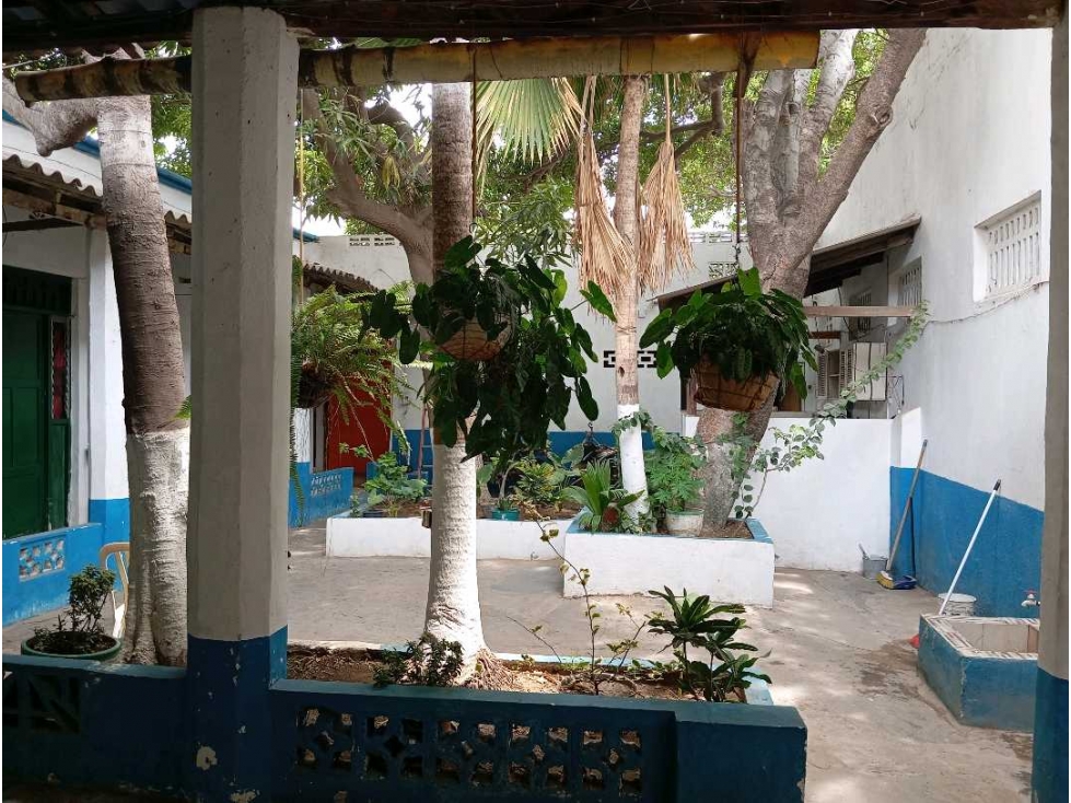 Hostal para remodelar cerca al parque de los novios y la bahía — foto 3