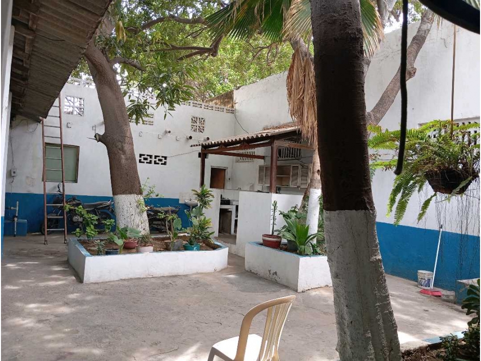 Hostal para remodelar cerca al parque de los novios y la bahía — foto 4