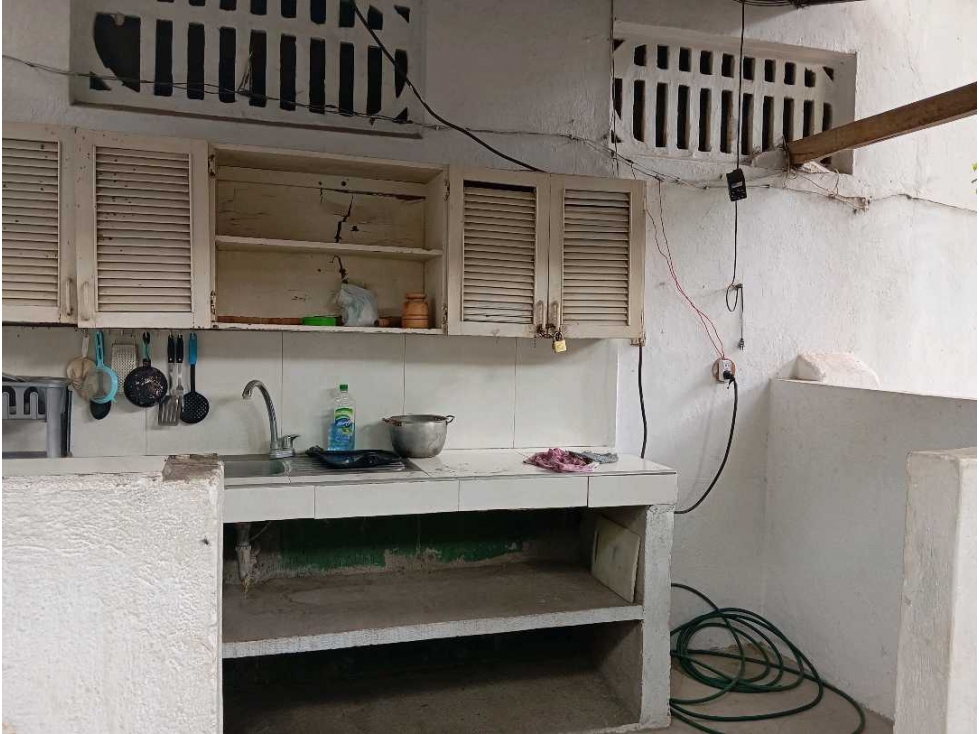 Hostal para remodelar cerca al parque de los novios y la bahía — foto 6