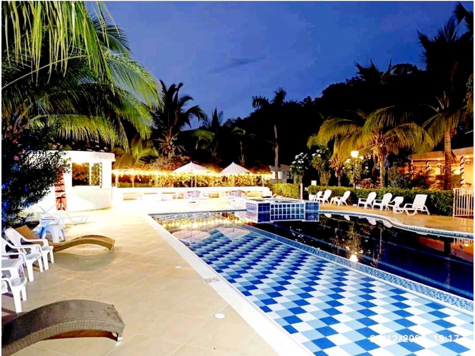 Finca Hotel en Venta via Girardot-Tocaima - 1