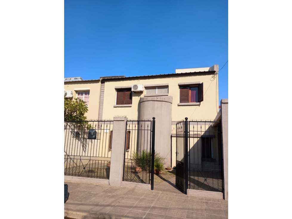Impecable casa de 3 dormitorios, B° Jorge Newbery