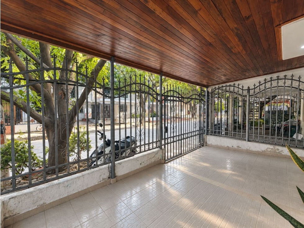 Imponente casa en venta balcones del libertador santa marta — foto 2